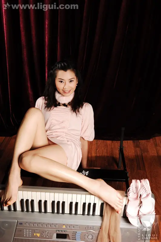 03.23 音乐私家教师的性感肉丝 Model 由美 - Ligui丽柜